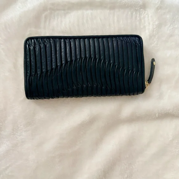 Coach Black Pleated Wallet - Picture 3 of 4
